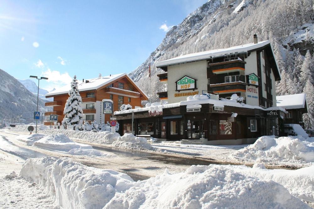 Typically Swiss Hotel Taescherhof Exterior photo