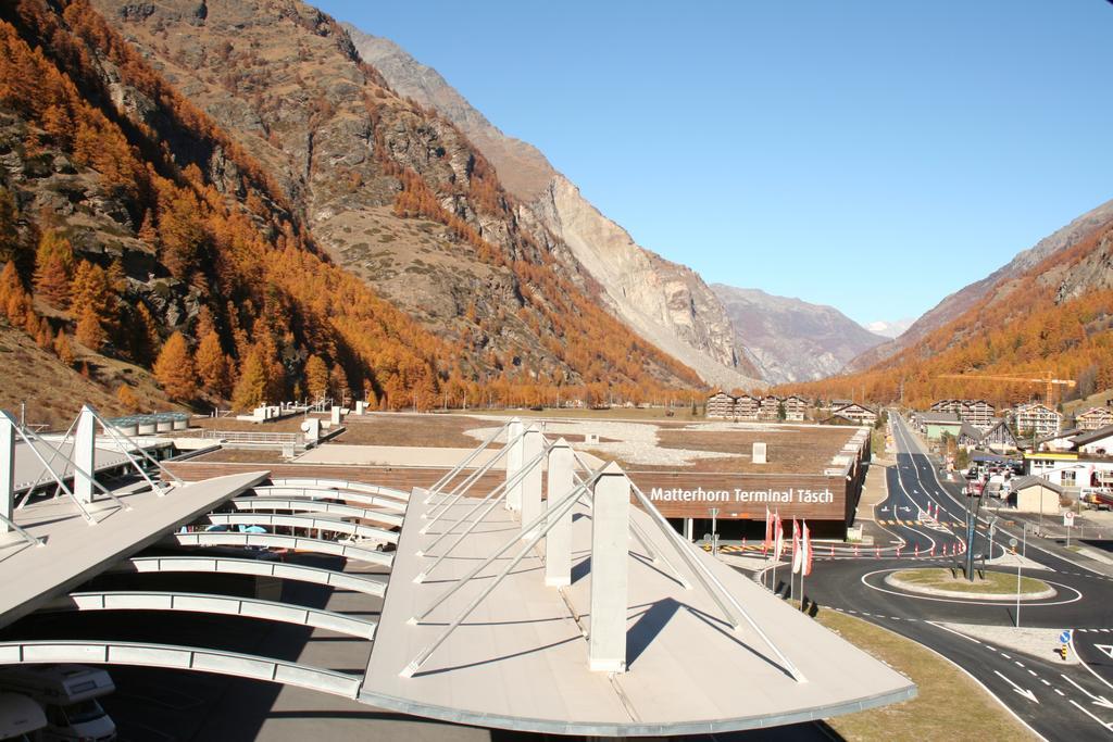Typically Swiss Hotel Taescherhof Exterior photo