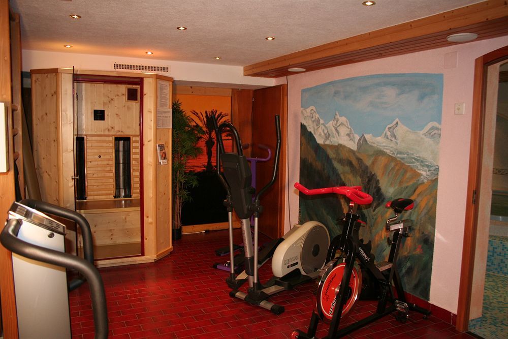Typically Swiss Hotel Taescherhof Exterior photo