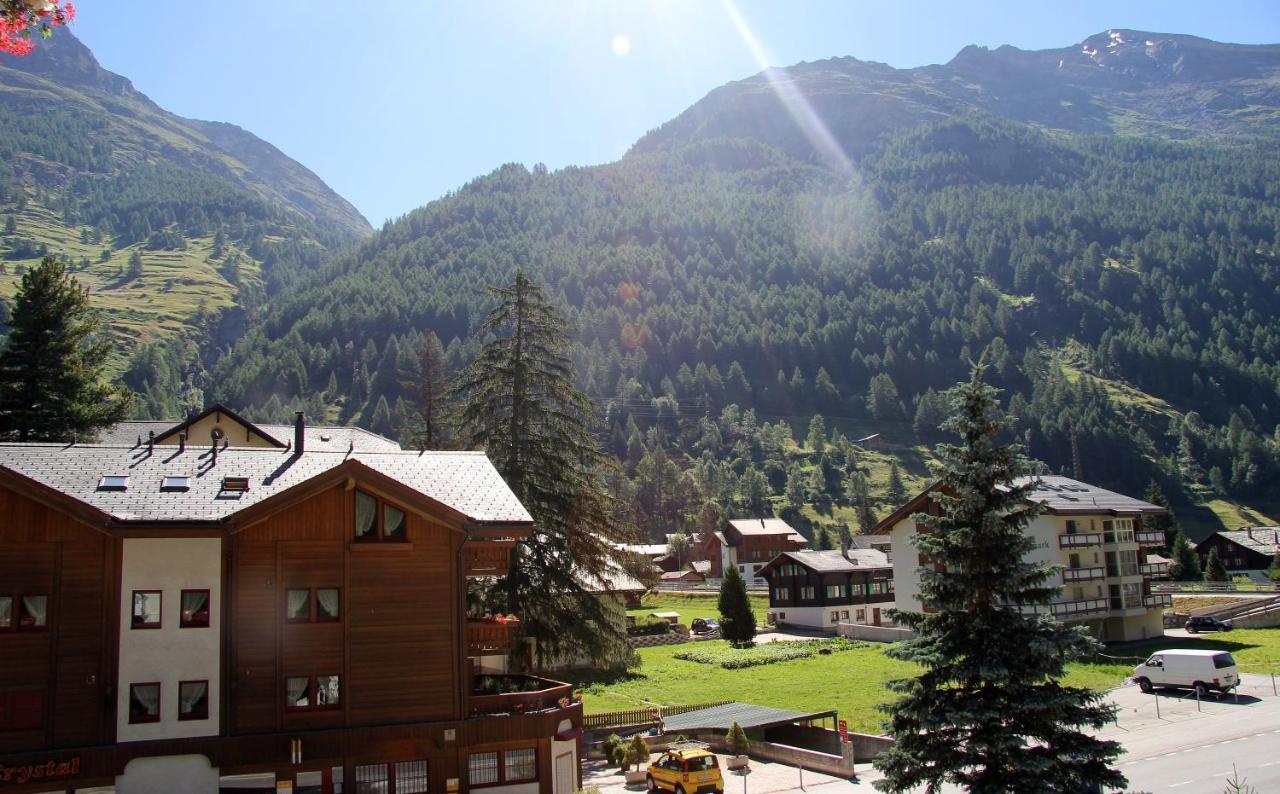 Typically Swiss Hotel Taescherhof Exterior photo