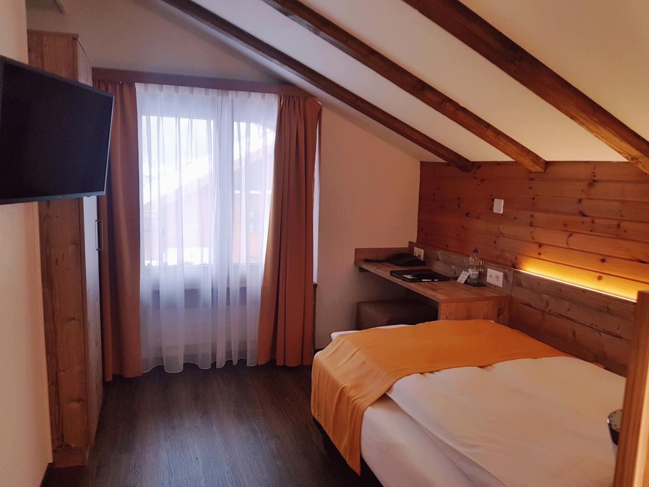 Typically Swiss Hotel Taescherhof Exterior photo